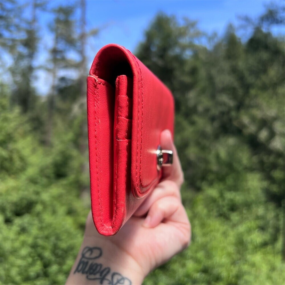 VINTAGE COACH Smooth Leather Y2K Red Turn-Lock Wallet with Silver Hardware - Picture 12 of 13